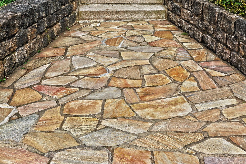 Flagstone-In-Columbia-MO Transform Your Space with High-Quality Flagstone in Columbia, MO